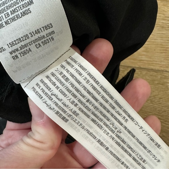 Abercrombie & Fitch Curve Love 90s Straight Ultra Vegan Leather Pant Sz 32 NWT - Picture 4 of 8